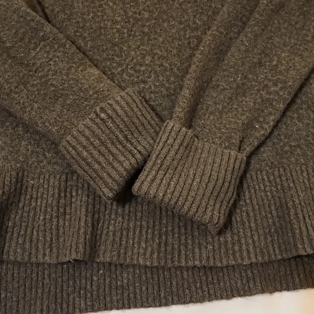J Crew Wool‎ Blend Forest Green V neck sweater size large